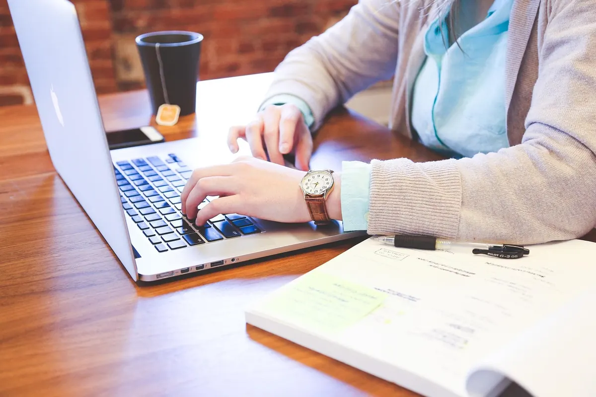 How to Outline Your First Online Course in 7 Practical Steps