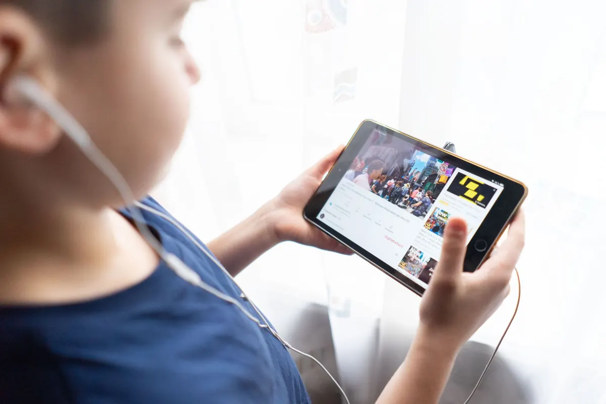 The Beginner's Guide to Learning from Video Tutorials Without Passive Watching